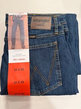 Wrangler Men's Relaxed Fit Jeans - Dark Blue with Gold Stitching